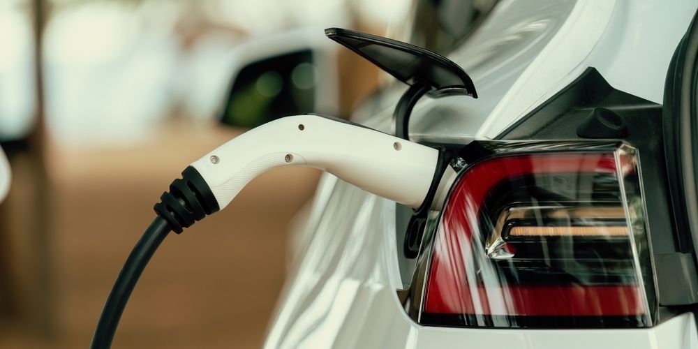 Negen op de tien EV-thuisladers laden slim, kwart heeft al een thuisbatterij