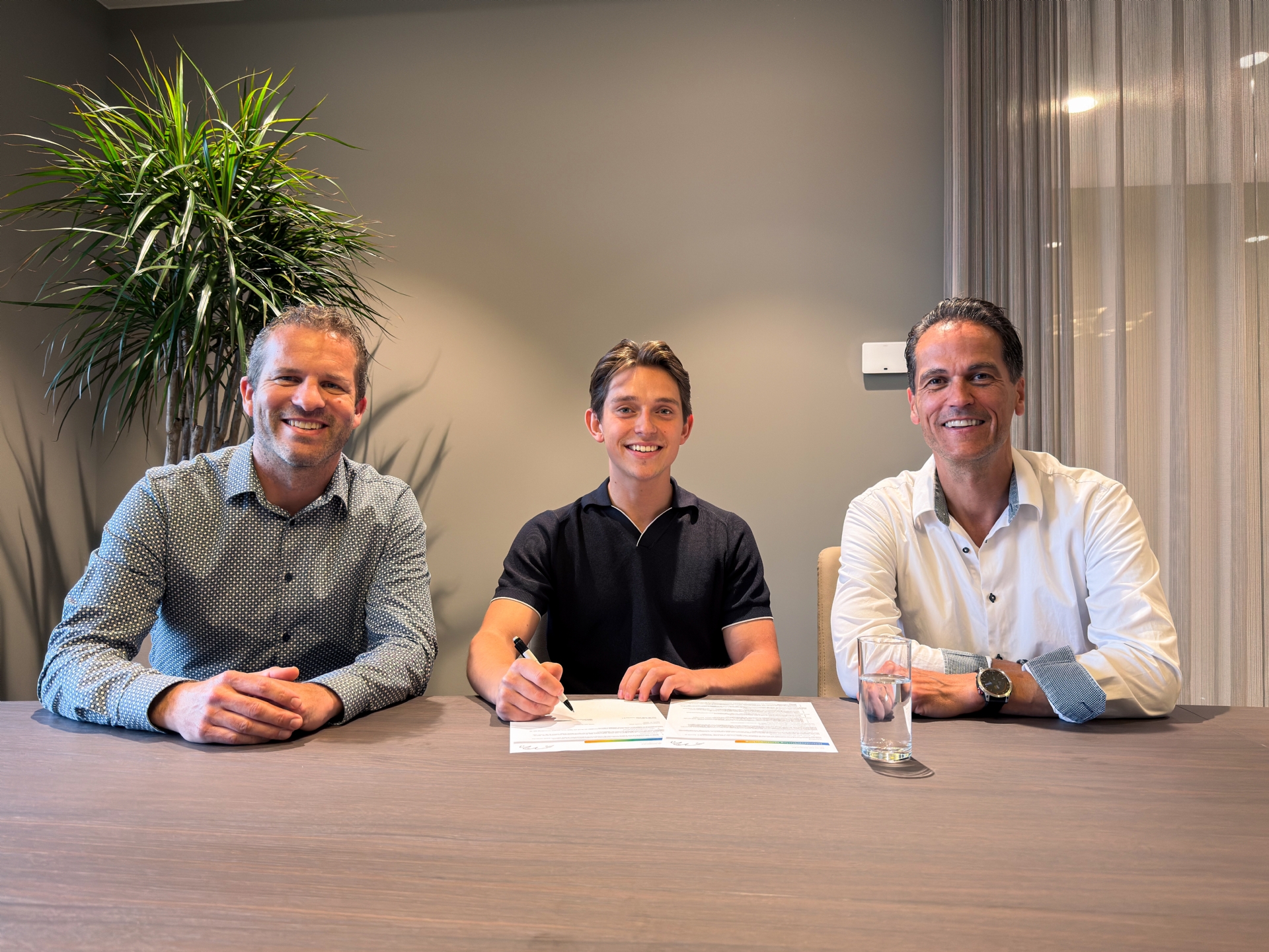 Van der Valk Solar Systems en GebruiktePanelen slaan handen ineen voor hergebruik van montagesystemen